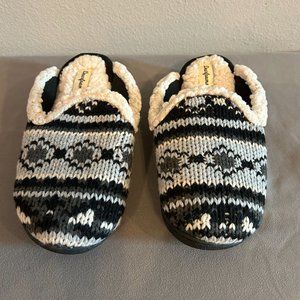 Dearfoams Women's Knit Clog Memory Foam Slipper - Size M 7/8